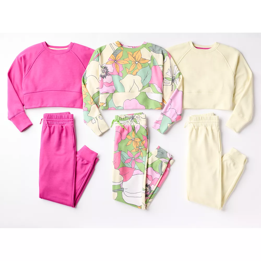 Girls 7-16 Tek Gear Stretch Fleece Cropped Crew Sweatshirt In Regular & Plus 4 Girls 7-16 Tek Gear Stretch Fleece Cropped Crew Sweatshirt In Regular & Plus - Image 2